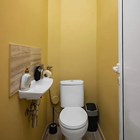 Spacious 2bd In The Heart Of By Flаt Mаnаgеr Lägenhet Sofia