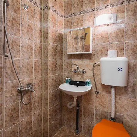 Spacious 2bd In The Heart Of By Flаt Mаnаgеr *